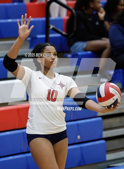 Thumbnail 3 in Sandy Creek vs. Lovett (You Got Served) photogallery.