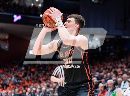 Thumbnail 3 in St. Ignatius vs. Hayes (OHSAA Division II Semifinal) photogallery.