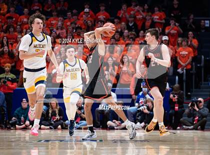 Thumbnail 2 in St. Ignatius vs. Hayes (OHSAA Division II Semifinal) photogallery.