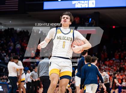 Thumbnail 3 in St. Ignatius vs. Hayes (OHSAA Division II Semifinal) photogallery.