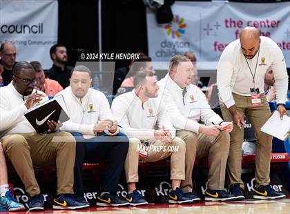 Thumbnail 3 in St. Ignatius vs. Hayes (OHSAA Division II Semifinal) photogallery.