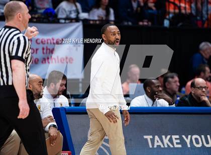 Thumbnail 2 in St. Ignatius vs. Hayes (OHSAA Division II Semifinal) photogallery.