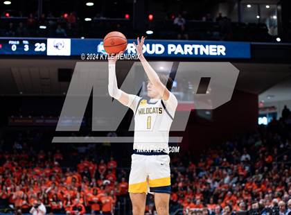 Thumbnail 2 in St. Ignatius vs. Hayes (OHSAA Division II Semifinal) photogallery.