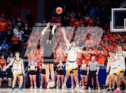 Thumbnail 1 in St. Ignatius vs. Hayes (OHSAA Division II Semifinal) photogallery.