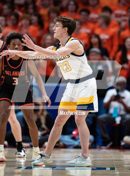 Thumbnail 3 in St. Ignatius vs. Hayes (OHSAA Division II Semifinal) photogallery.