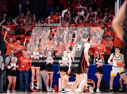 Thumbnail 3 in St. Ignatius vs. Hayes (OHSAA Division II Semifinal) photogallery.