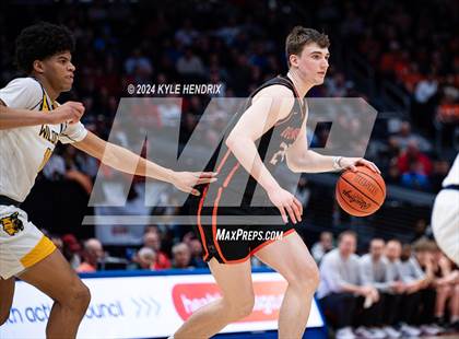 Thumbnail 3 in St. Ignatius vs. Hayes (OHSAA Division II Semifinal) photogallery.
