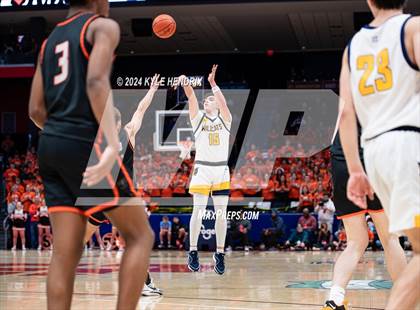 Thumbnail 1 in St. Ignatius vs. Hayes (OHSAA Division II Semifinal) photogallery.