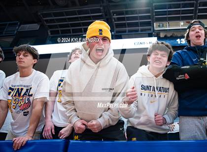 Thumbnail 2 in St. Ignatius vs. Hayes (OHSAA Division II Semifinal) photogallery.