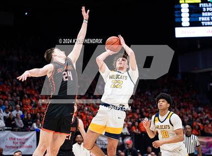 Thumbnail 2 in St. Ignatius vs. Hayes (OHSAA Division II Semifinal) photogallery.