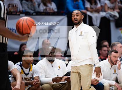 Thumbnail 2 in St. Ignatius vs. Hayes (OHSAA Division II Semifinal) photogallery.