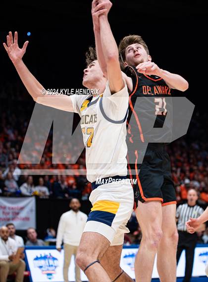 Thumbnail 1 in St. Ignatius vs. Hayes (OHSAA Division II Semifinal) photogallery.