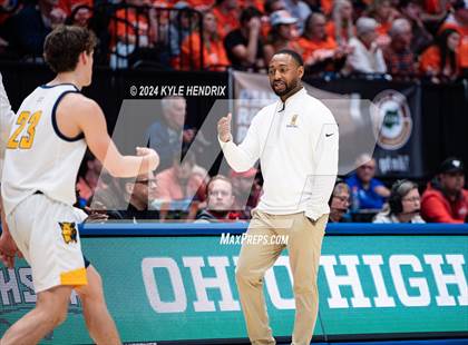 Thumbnail 3 in St. Ignatius vs. Hayes (OHSAA Division II Semifinal) photogallery.