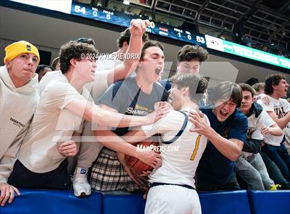Thumbnail 1 in St. Ignatius vs. Hayes (OHSAA Division II Semifinal) photogallery.