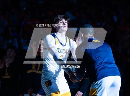 Thumbnail 3 in St. Ignatius vs. Hayes (OHSAA Division II Semifinal) photogallery.