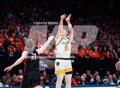 Thumbnail 3 in St. Ignatius vs. Hayes (OHSAA Division II Semifinal) photogallery.