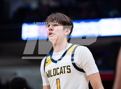 Thumbnail 3 in St. Ignatius vs. Hayes (OHSAA Division II Semifinal) photogallery.