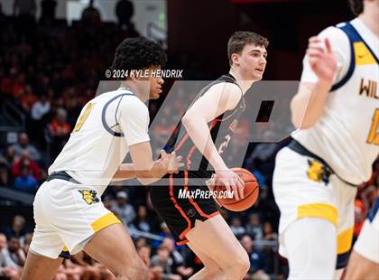Thumbnail 1 in St. Ignatius vs. Hayes (OHSAA Division II Semifinal) photogallery.
