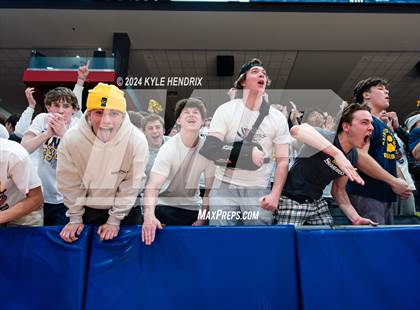 Thumbnail 3 in St. Ignatius vs. Hayes (OHSAA Division II Semifinal) photogallery.