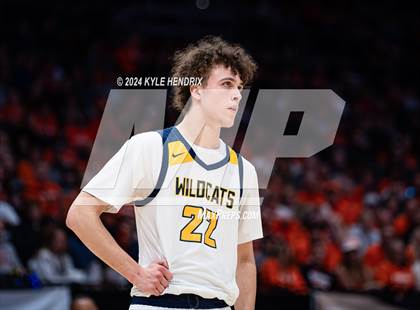 Thumbnail 2 in St. Ignatius vs. Hayes (OHSAA Division II Semifinal) photogallery.