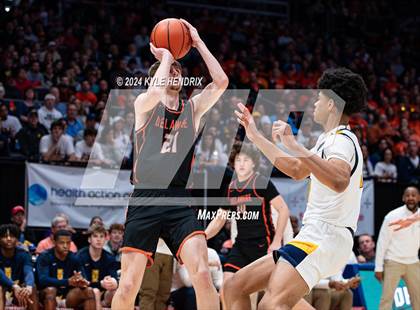 Thumbnail 2 in St. Ignatius vs. Hayes (OHSAA Division II Semifinal) photogallery.