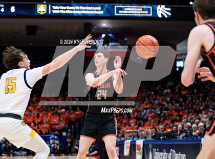 Thumbnail 3 in St. Ignatius vs. Hayes (OHSAA Division II Semifinal) photogallery.