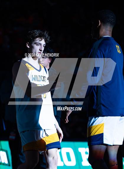Thumbnail 2 in St. Ignatius vs. Hayes (OHSAA Division II Semifinal) photogallery.