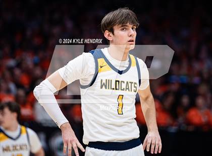 Thumbnail 2 in St. Ignatius vs. Hayes (OHSAA Division II Semifinal) photogallery.
