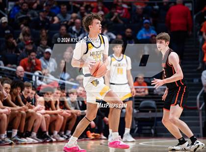 Thumbnail 1 in St. Ignatius vs. Hayes (OHSAA Division II Semifinal) photogallery.