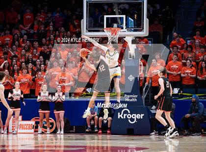 Thumbnail 1 in St. Ignatius vs. Hayes (OHSAA Division II Semifinal) photogallery.