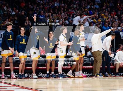 Thumbnail 1 in St. Ignatius vs. Hayes (OHSAA Division II Semifinal) photogallery.