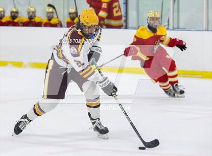 Thumbnail 3 in Bergen Catholic vs Summit (Ice Vault Classic) photogallery.