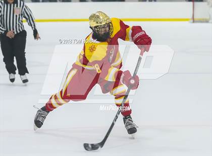 Thumbnail 1 in Bergen Catholic vs Summit (Ice Vault Classic) photogallery.