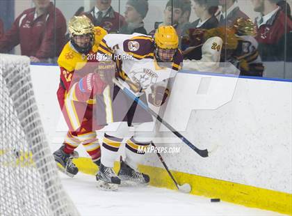 Thumbnail 1 in Bergen Catholic vs Summit (Ice Vault Classic) photogallery.
