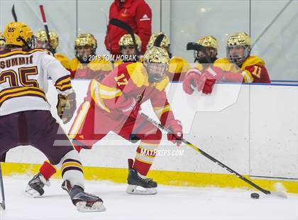 Thumbnail 2 in Bergen Catholic vs Summit (Ice Vault Classic) photogallery.