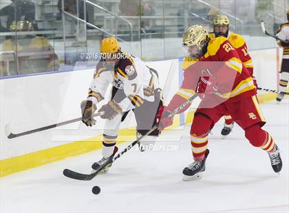 Thumbnail 3 in Bergen Catholic vs Summit (Ice Vault Classic) photogallery.