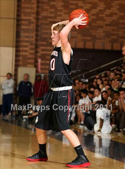 Thumbnail 2 in Harvard-Westlake @ Loyola photogallery.