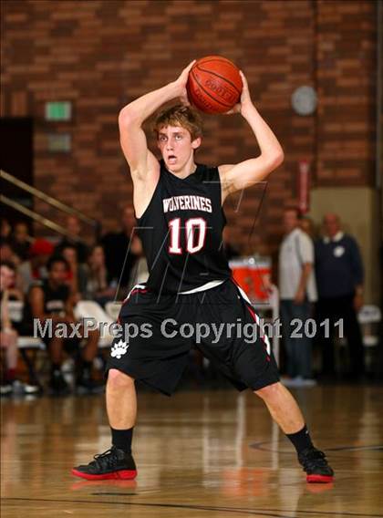 Thumbnail 2 in Harvard-Westlake @ Loyola photogallery.