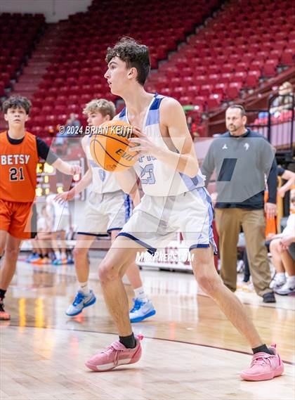 Thumbnail 3 in  Elizabethton vs Hampton (Tennessee) photogallery.