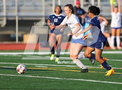 Thumbnail 2 in Jefferson vs Luella (GHSA 4A 3rd Round) photogallery.