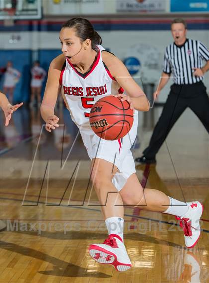 Thumbnail 2 in Regis Jesuit vs. Mullen photogallery.