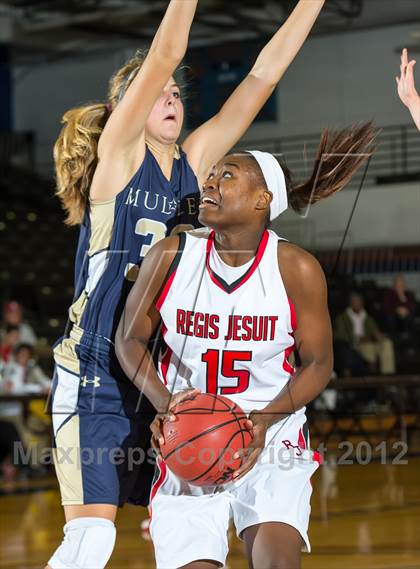 Thumbnail 1 in Regis Jesuit vs. Mullen photogallery.