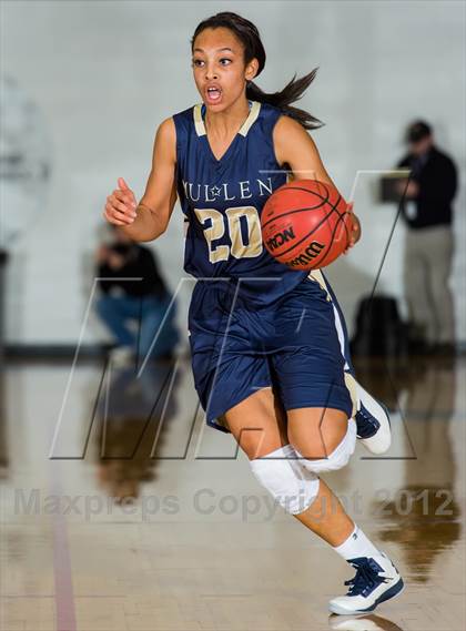 Thumbnail 2 in Regis Jesuit vs. Mullen photogallery.