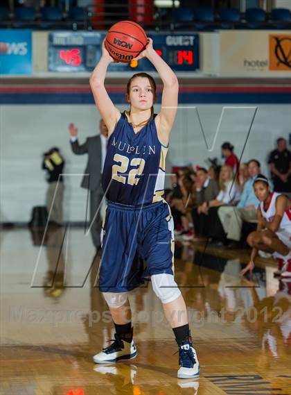 Thumbnail 2 in Regis Jesuit vs. Mullen photogallery.