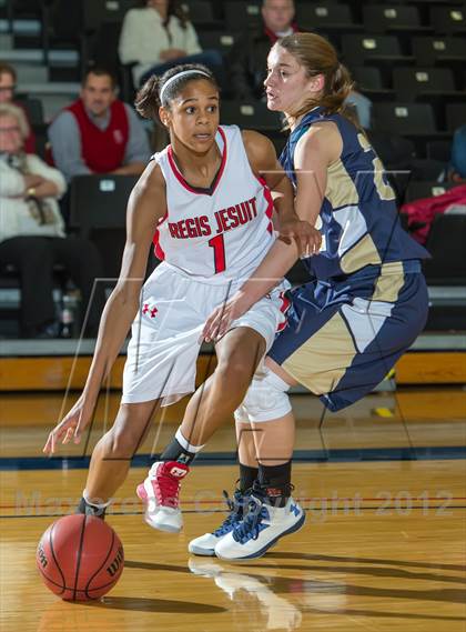 Thumbnail 2 in Regis Jesuit vs. Mullen photogallery.