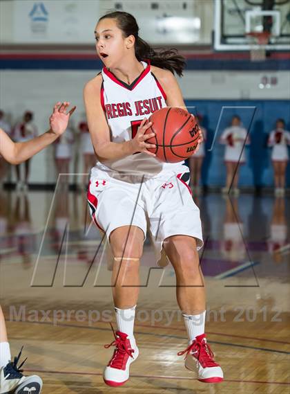 Thumbnail 2 in Regis Jesuit vs. Mullen photogallery.