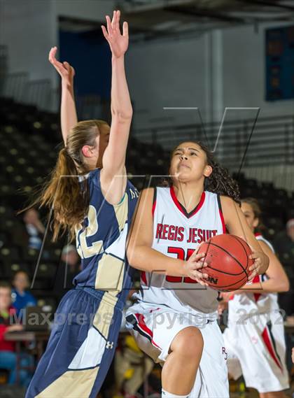 Thumbnail 2 in Regis Jesuit vs. Mullen photogallery.