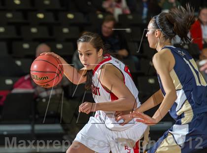 Thumbnail 3 in Regis Jesuit vs. Mullen photogallery.