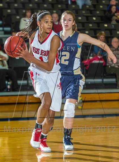 Thumbnail 1 in Regis Jesuit vs. Mullen photogallery.