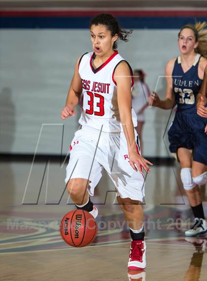 Thumbnail 3 in Regis Jesuit vs. Mullen photogallery.